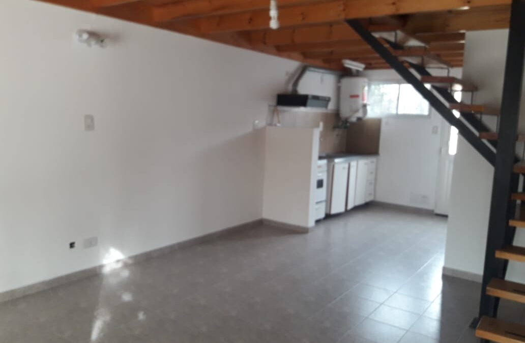 DEPARTAMENTO CON SEMIPISO