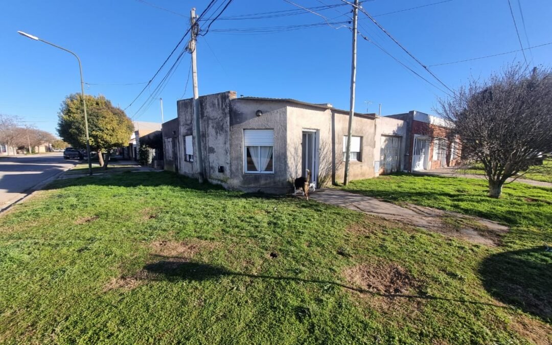 CASA A REFACCIONAR EN ESQUINA